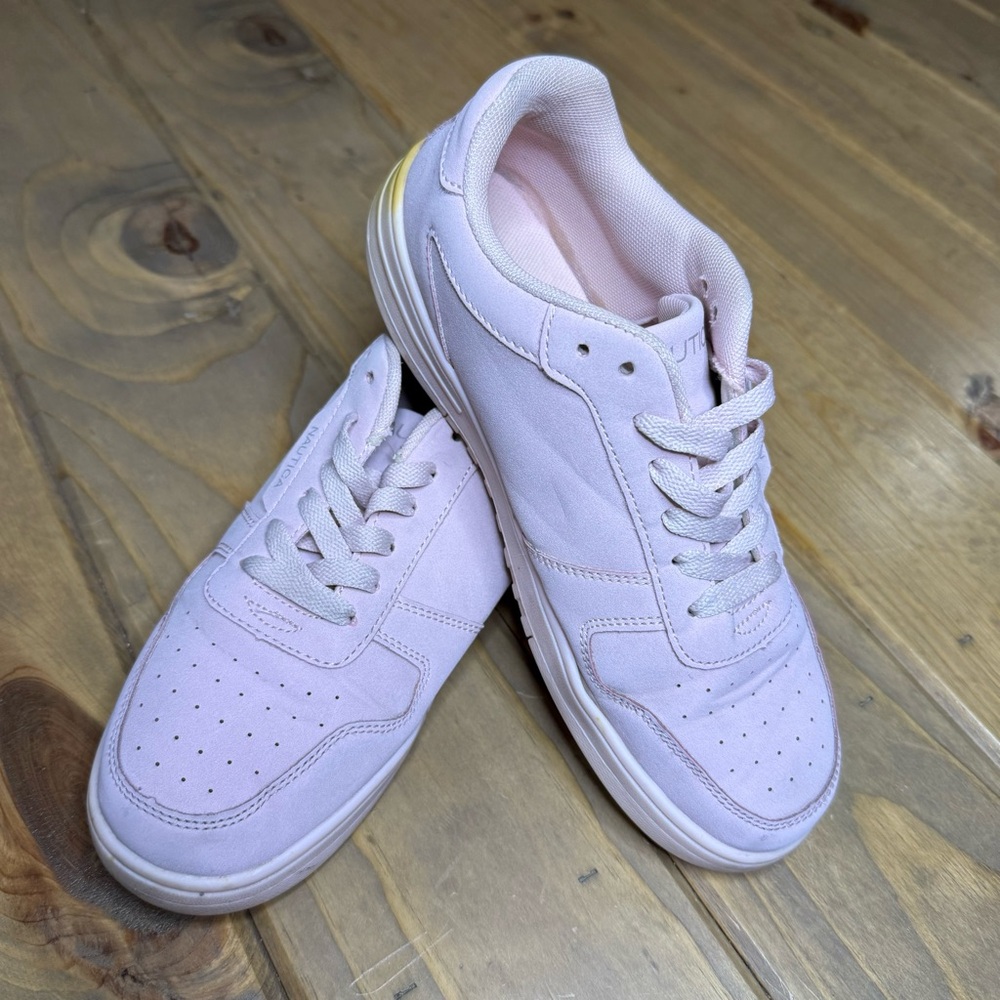 Nautica Women's Light Pink Sneakers